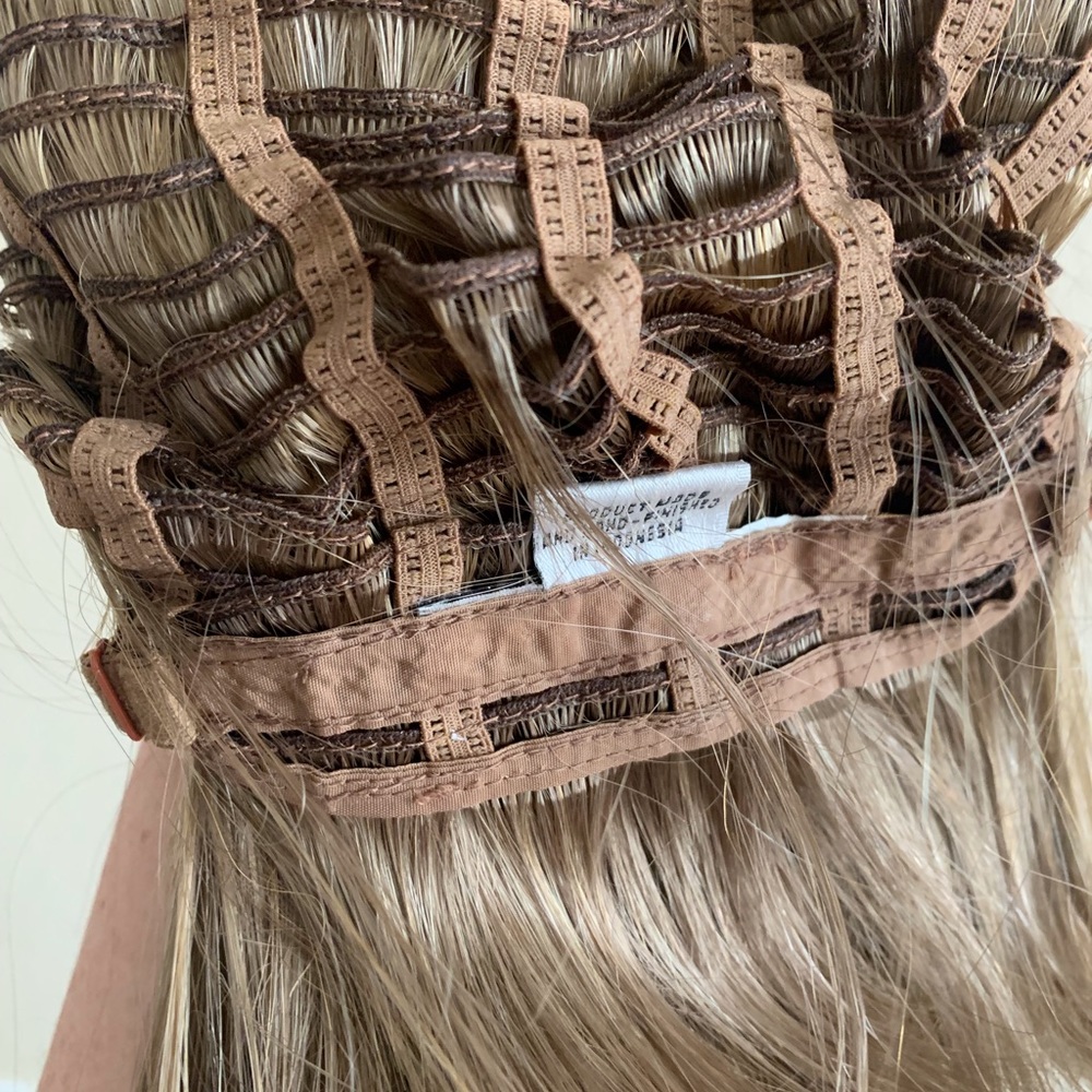 Wig - Picture 9 of 10